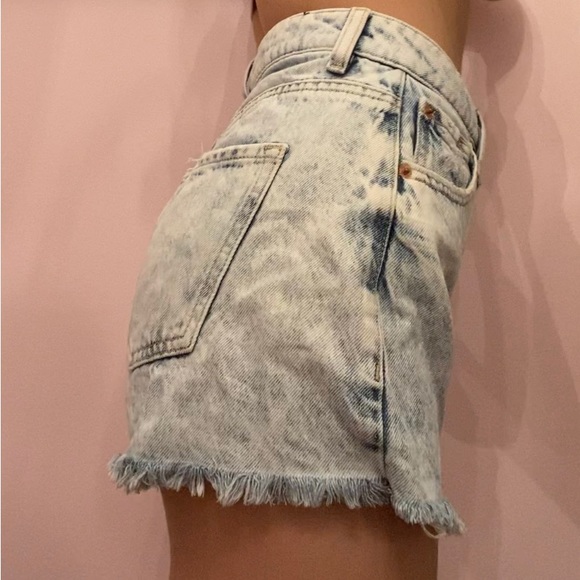 Garage Denim, Mom shorts, in a size 0/24. Copper button + blueish white wash. - Picture 4 of 8